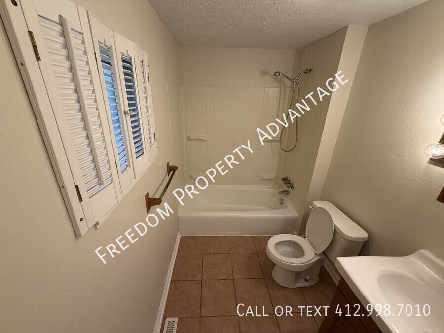 707 Carothers Ave #1 - Photo 3 of 22