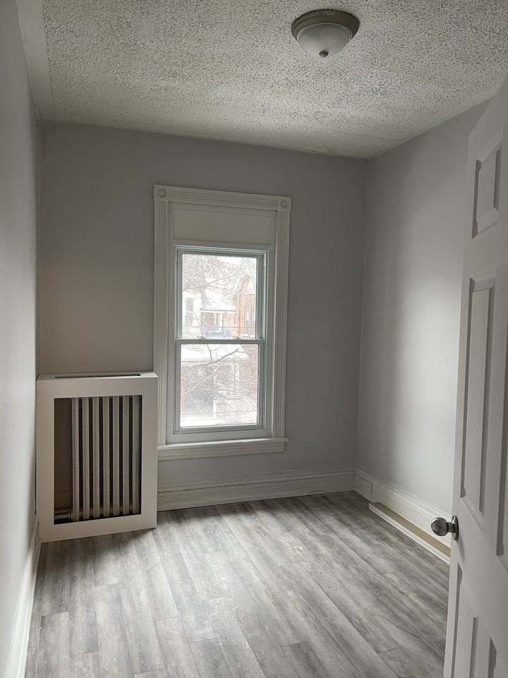 45 Ontario Ave - Photo 3 of 6