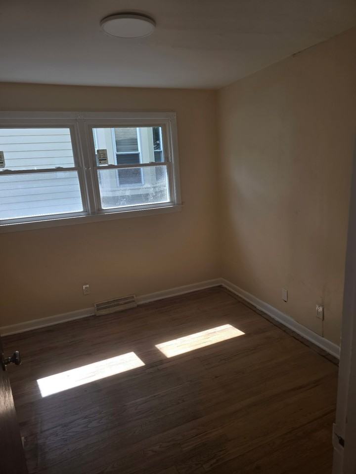 176 Parkway Dr - Photo 6 of 11