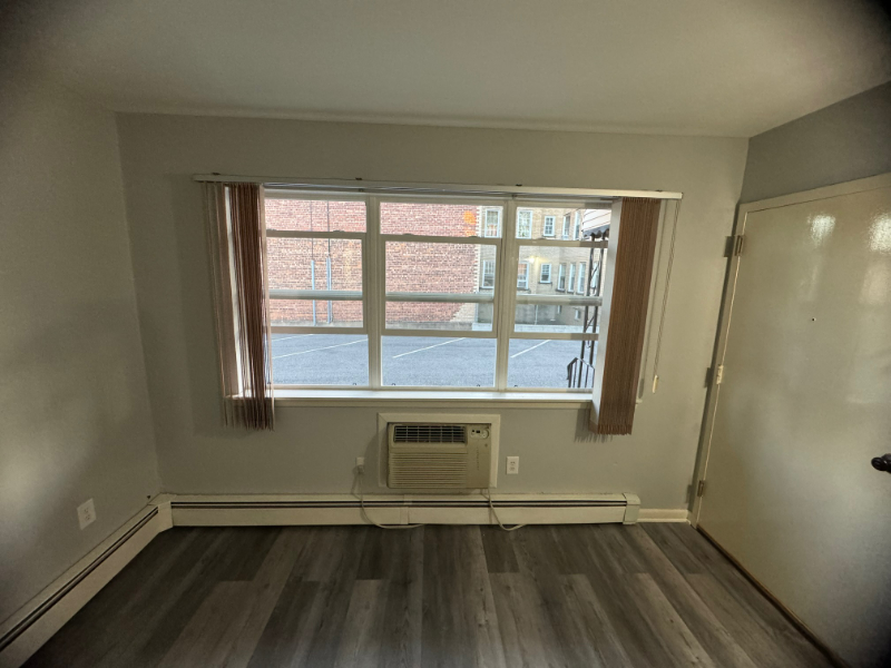 44 Burgh Ave #1S - Photo 7 of 15