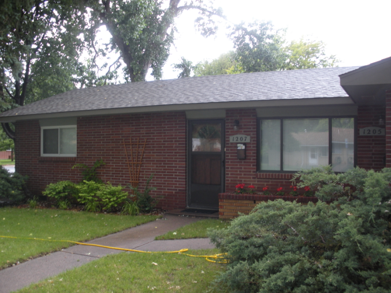 1207 Castlerock Dr - Photo 3 of 20