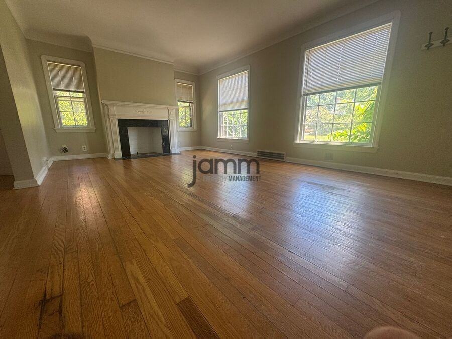 17724 Hilliard Rd Lowr - Photo 3 of 21