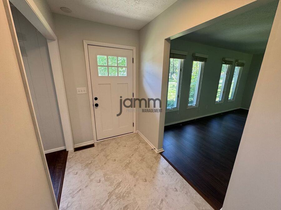 5250 Mills Creek Ln - Photo 3 of 26