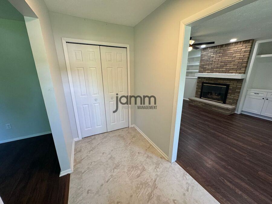 5250 Mills Creek Ln - Photo 4 of 26