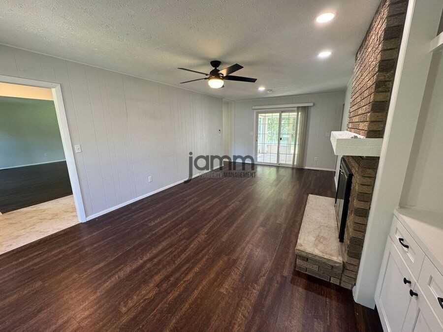 5250 Mills Creek Ln - Photo 5 of 26