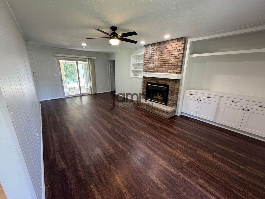 5250 Mills Creek Ln - Photo 7 of 26
