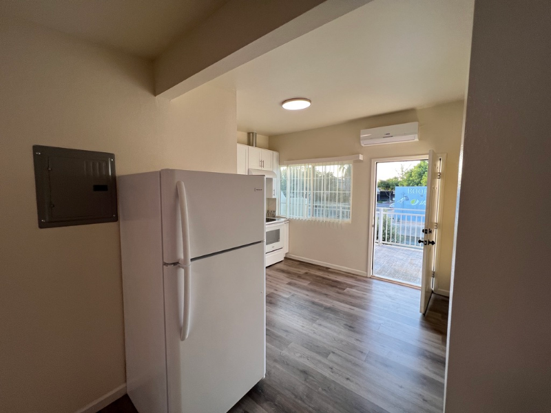 946 N Van Ness Ave - Photo 6 of 9
