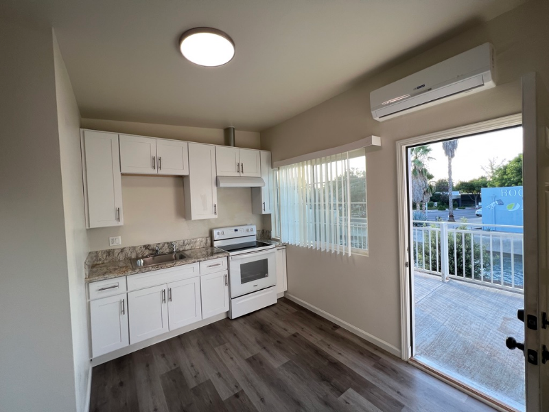 946 N Van Ness Ave - Photo 7 of 9