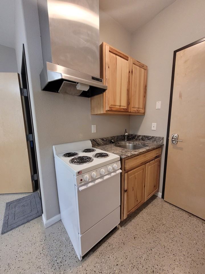 3535 Shanly St - Photo 4 of 6