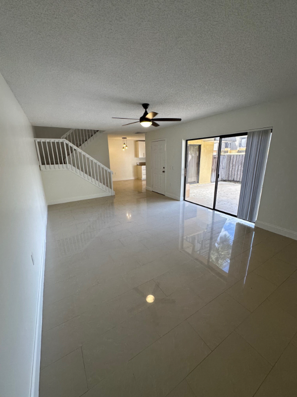 4201 42nd Way - Photo 3 of 15