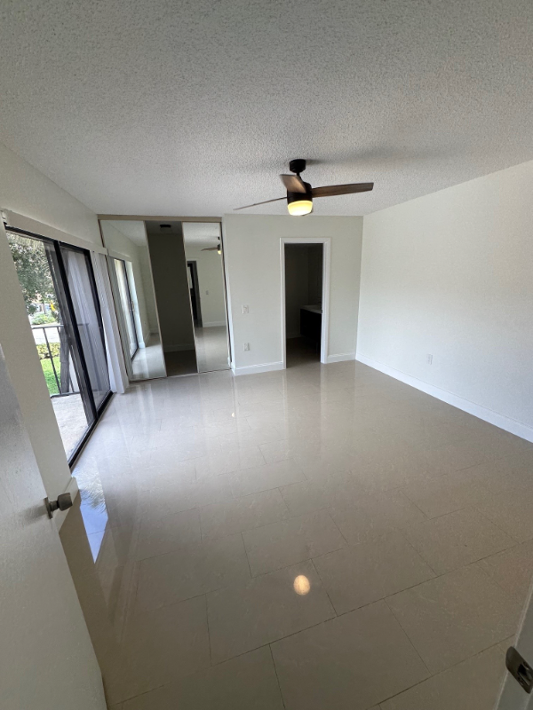 4201 42nd Way - Photo 4 of 15
