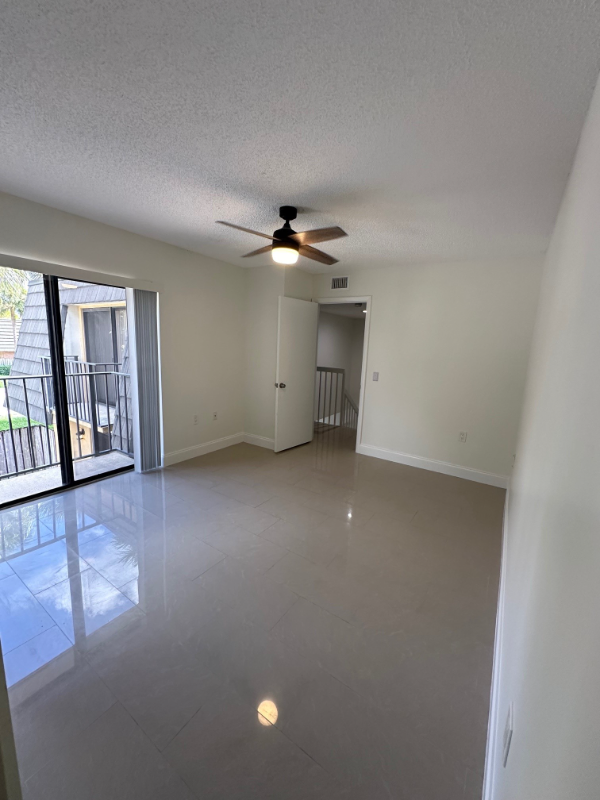 4201 42nd Way - Photo 5 of 15