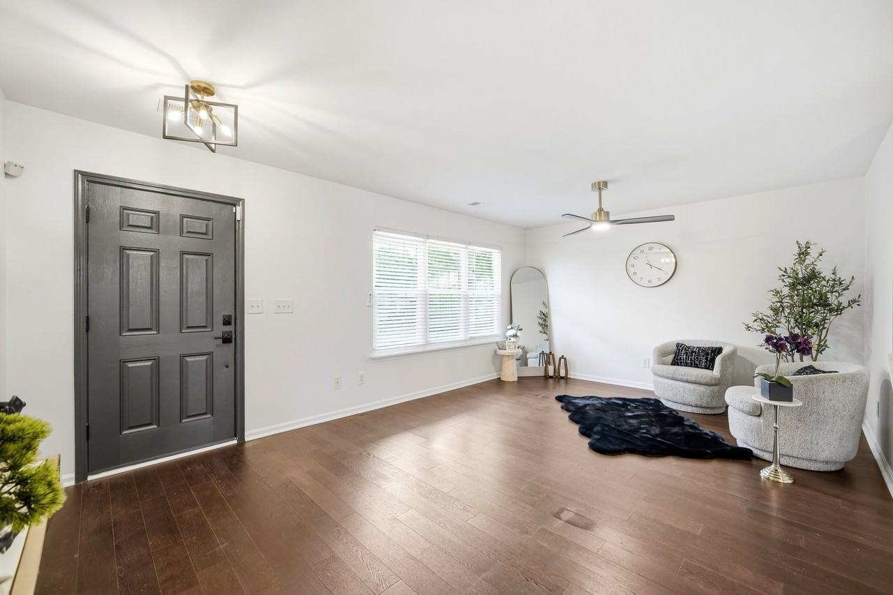 6105 Warrior Ave - Photo 5 of 34