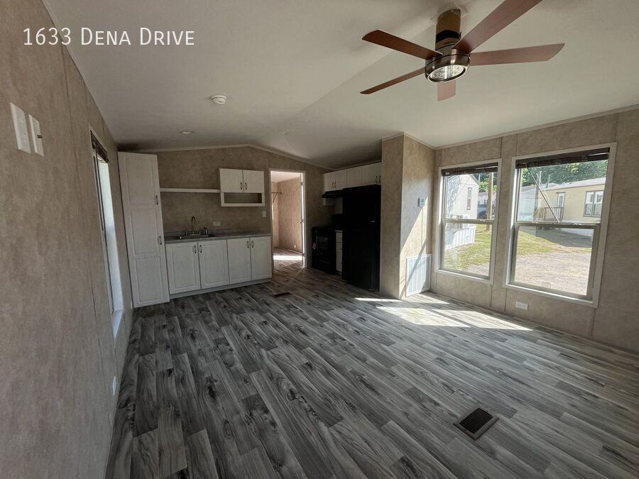 1633 Dena Dr - Photo 2 of 9