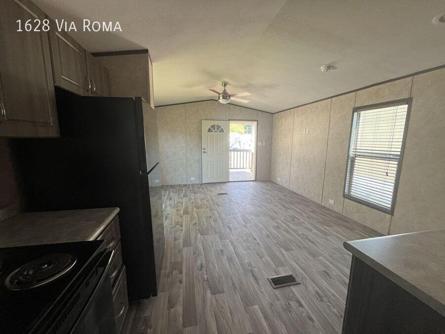 1628 Via Roma Dr - Photo 3 of 9