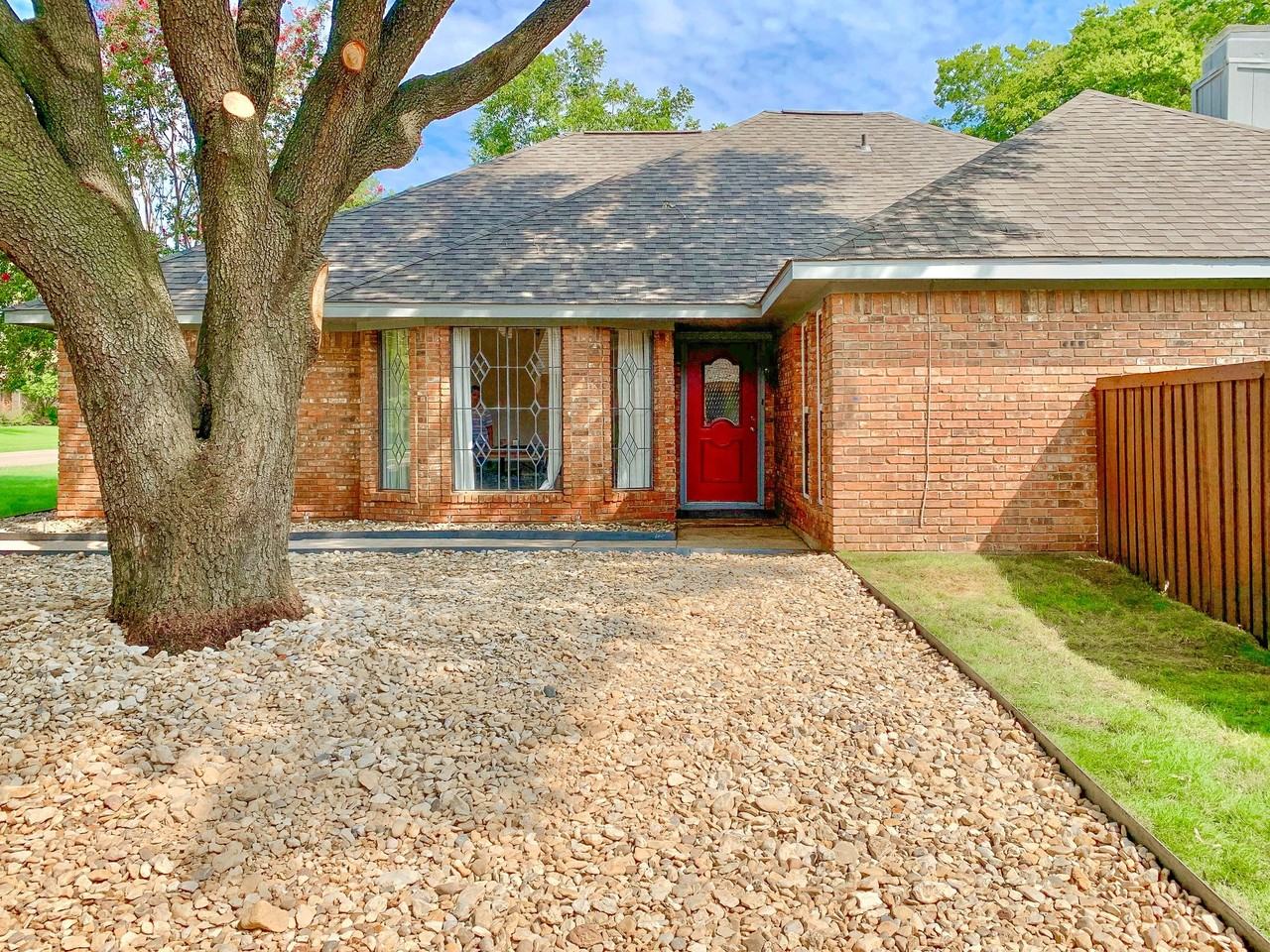 3008 Osceola Dr - Photo 2 of 18