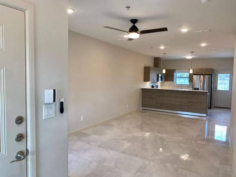 520 Newport Ave - Photo 2 of 10
