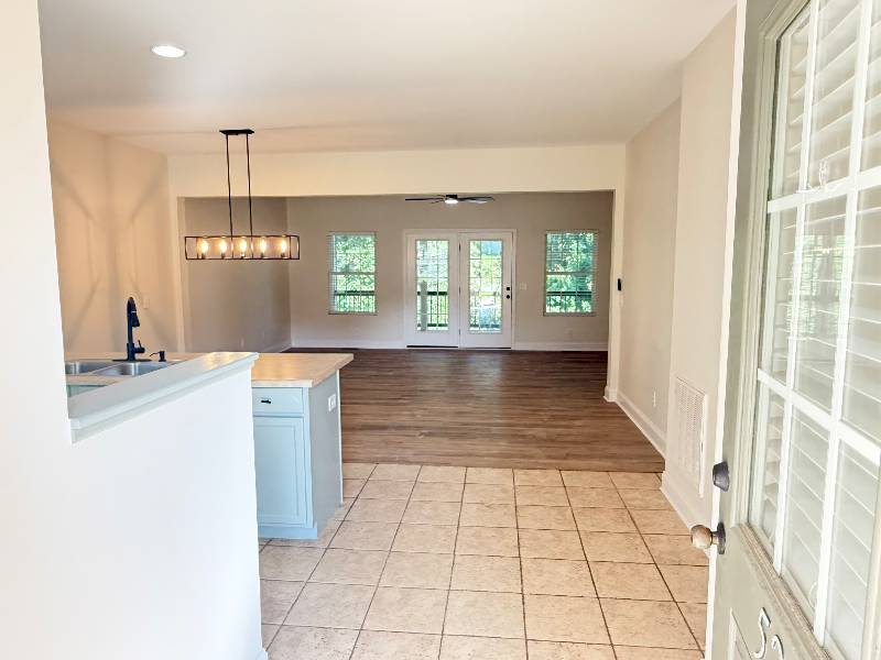 521 E Perkins Creek Rd - Photo 2 of 13