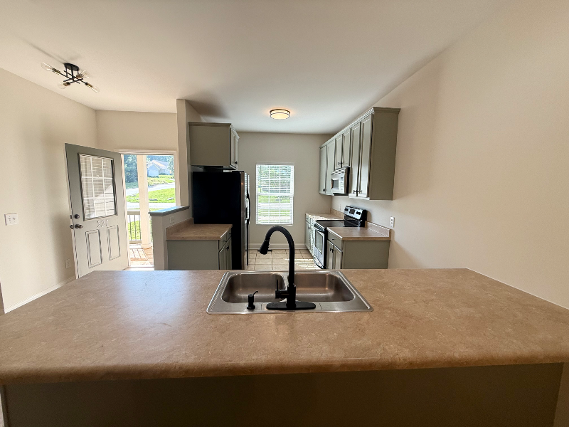 521 E Perkins Creek Rd - Photo 4 of 13