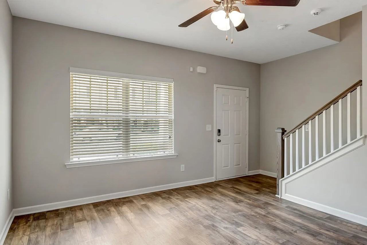 1752 Sprucedale Dr - Photo 4 of 19