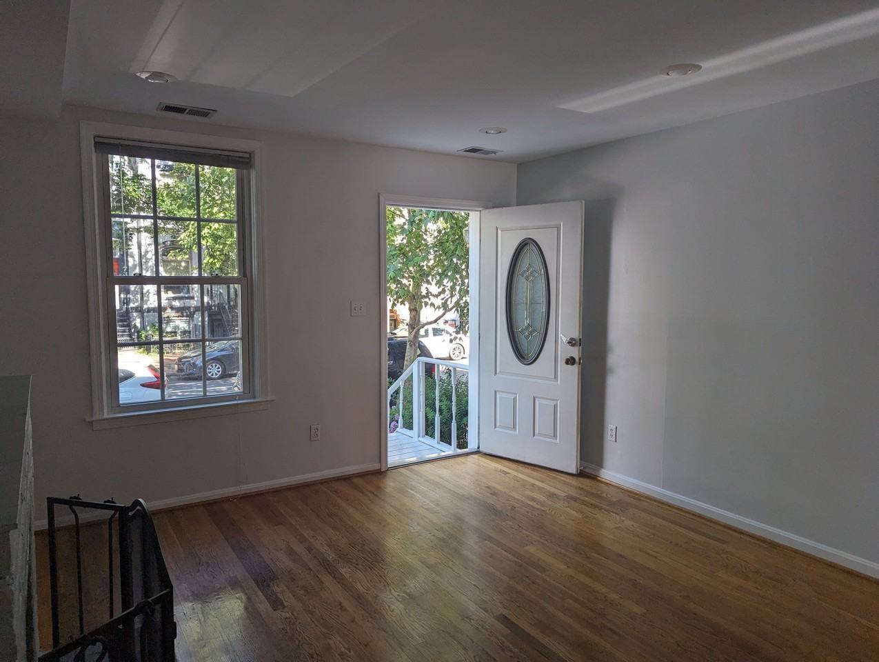 726 6th St Ne #1 - Photo 4 of 14