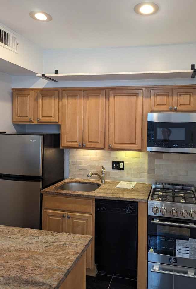 726 6th St Ne #1 - Photo 7 of 14
