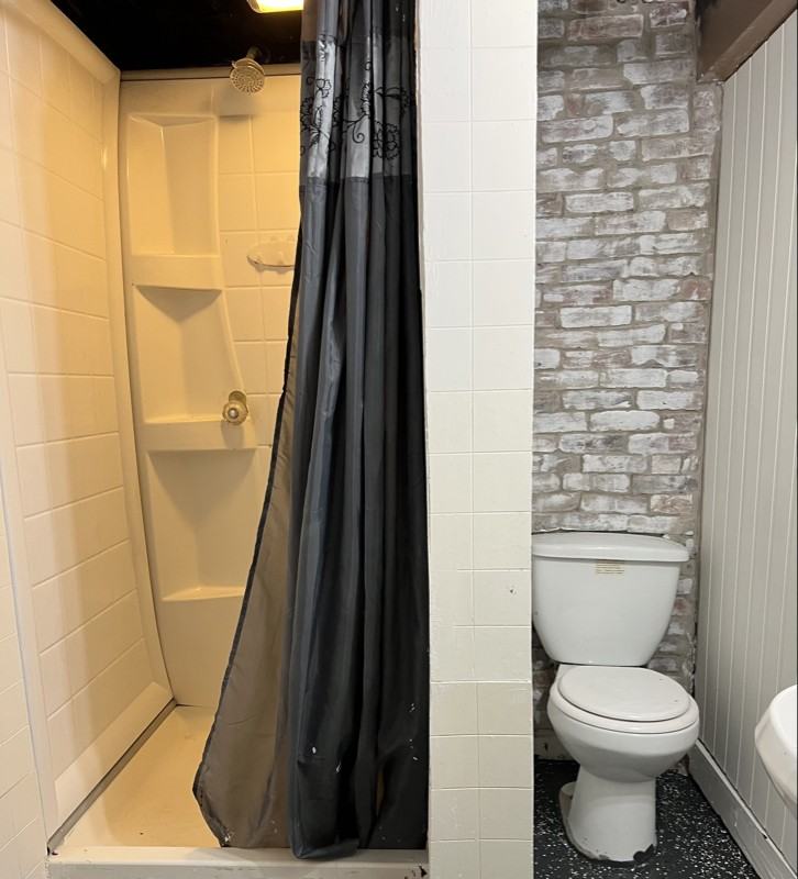 400 Block Mount Holly Studio - Photo 4 of 16