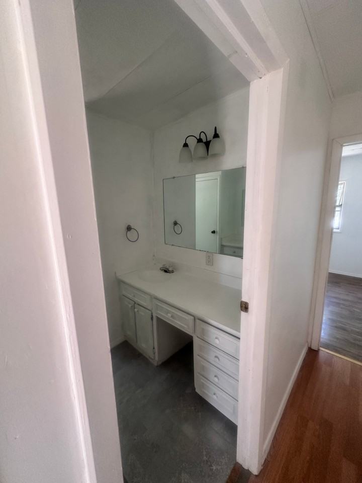 222 Airport Dr #5 - Photo 4 of 12