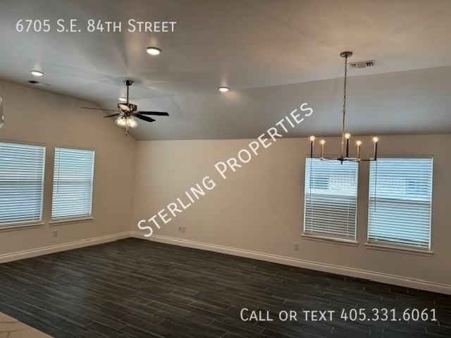6705 Se 84th St - Photo 5 of 38
