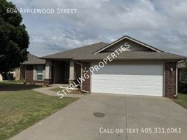 featured image of 604 Applewood St