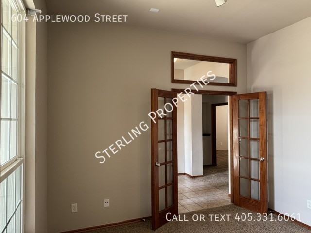 604 Applewood St - Photo 5 of 39