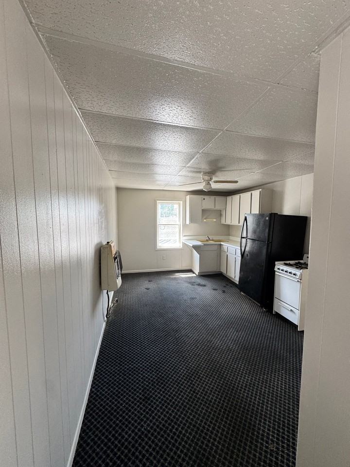 202 S Detroit St - Photo 2 of 7