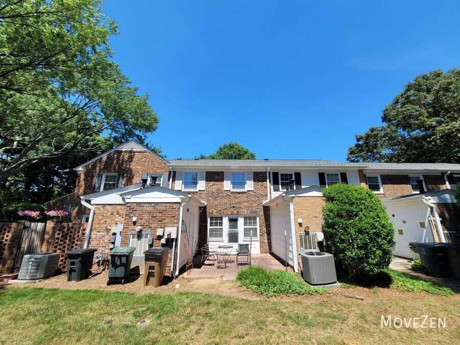 3003 Overton Dr #D - Photo 3 of 39