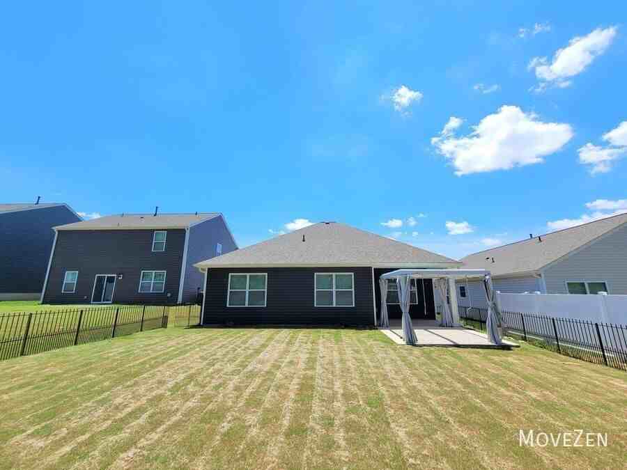 1131 Staghorn Ave - Photo 7 of 43