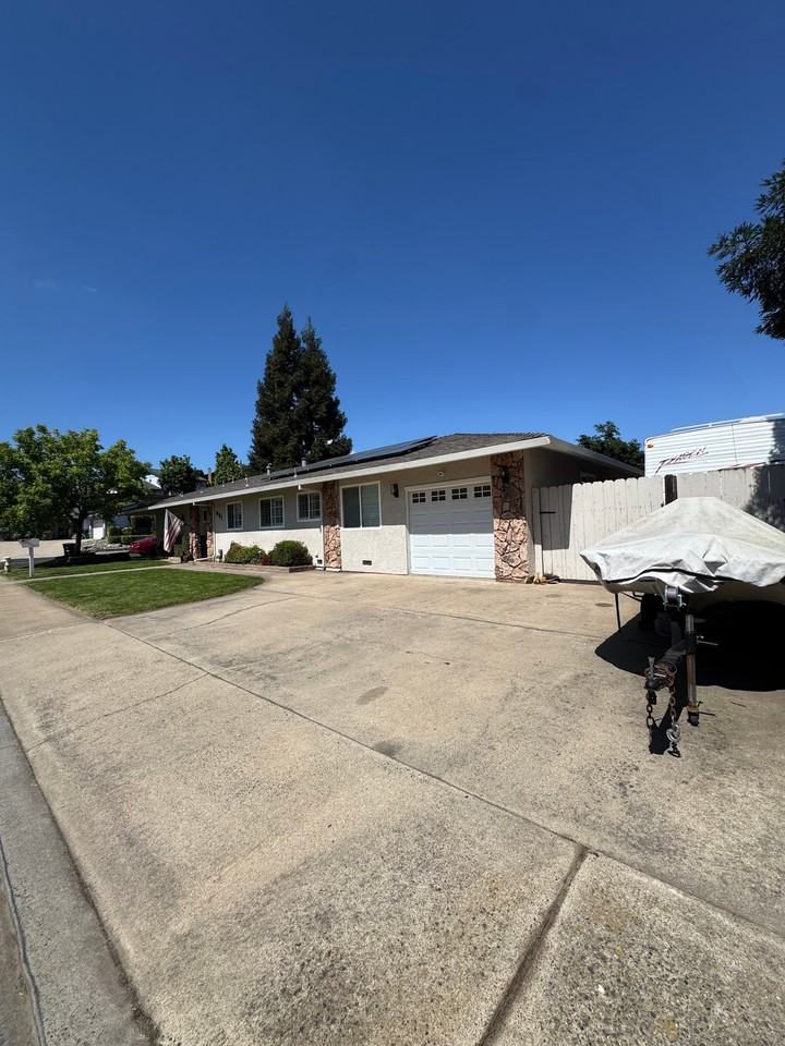681 David Dr - Photo 3 of 26