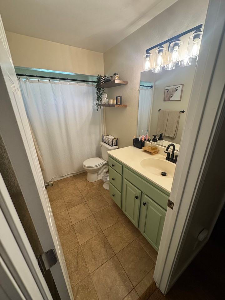 681 David Dr - Photo 5 of 26