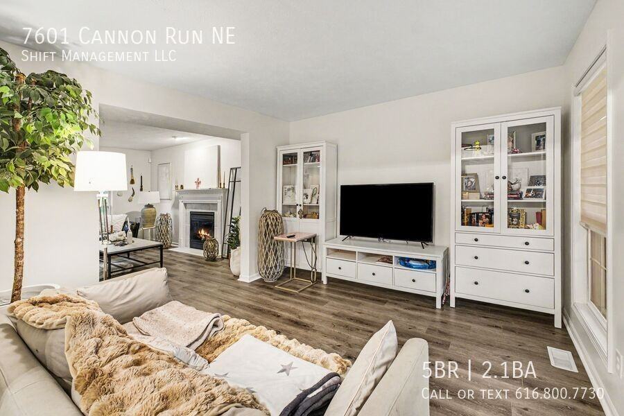 7601 Cannon Run Ne - Photo 4 of 18