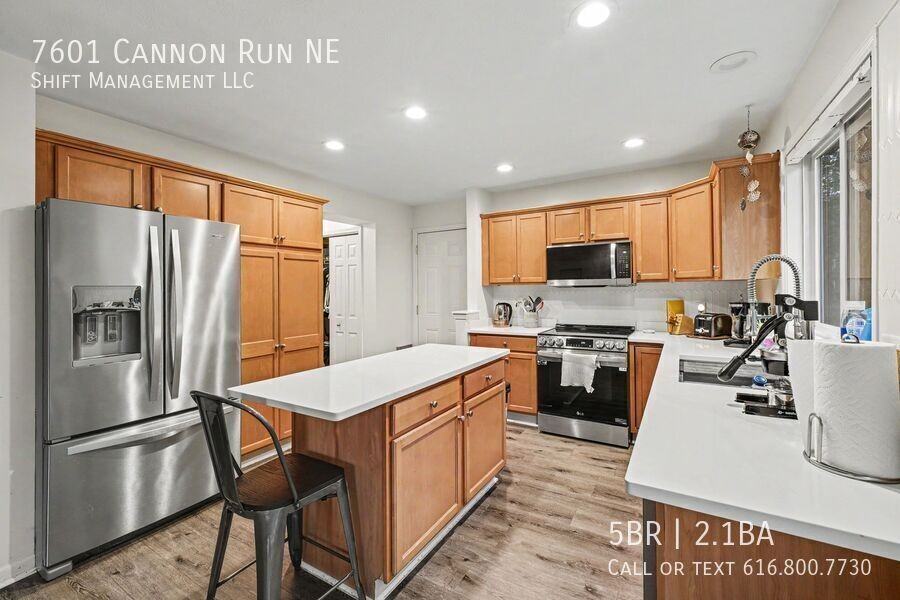7601 Cannon Run Ne - Photo 6 of 18