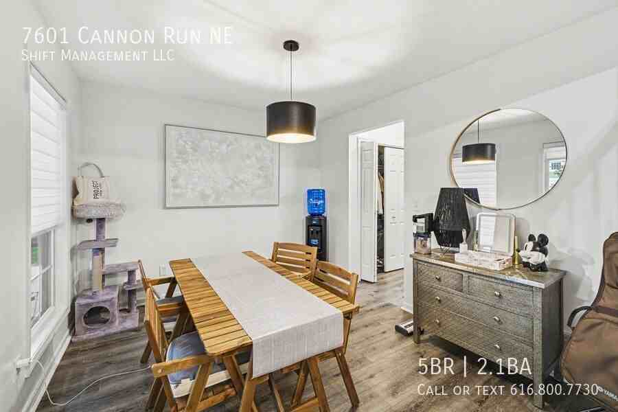 7601 Cannon Run Ne - Photo 7 of 18