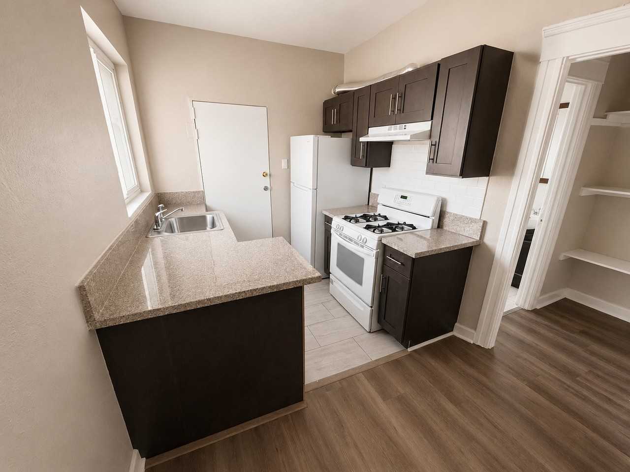 145 E 36th Pl #B - Photo 2 of 6
