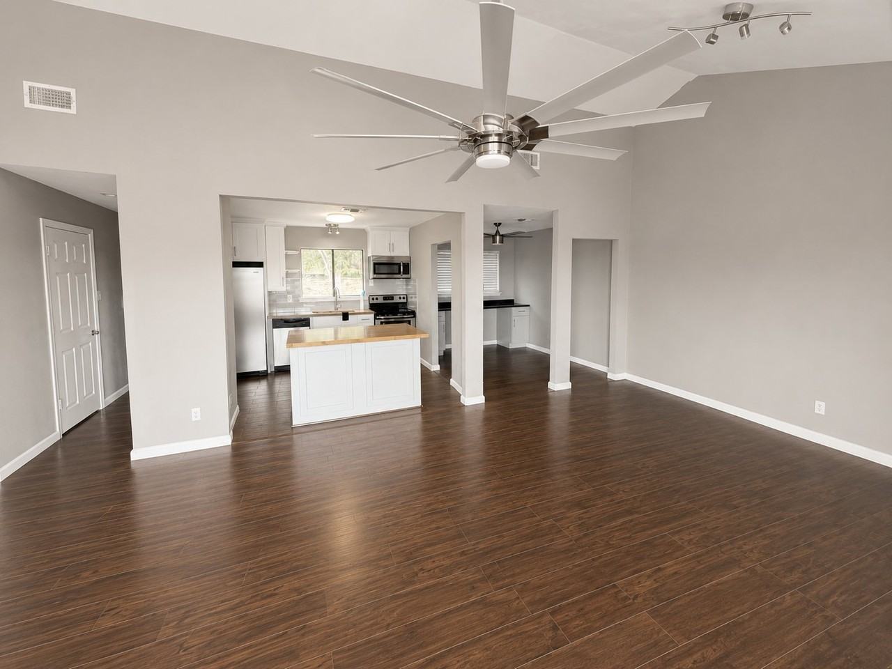 746 Haven Ln - Photo 6 of 20