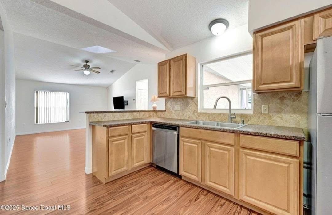6094 Cardiff Ave - Photo 5 of 6