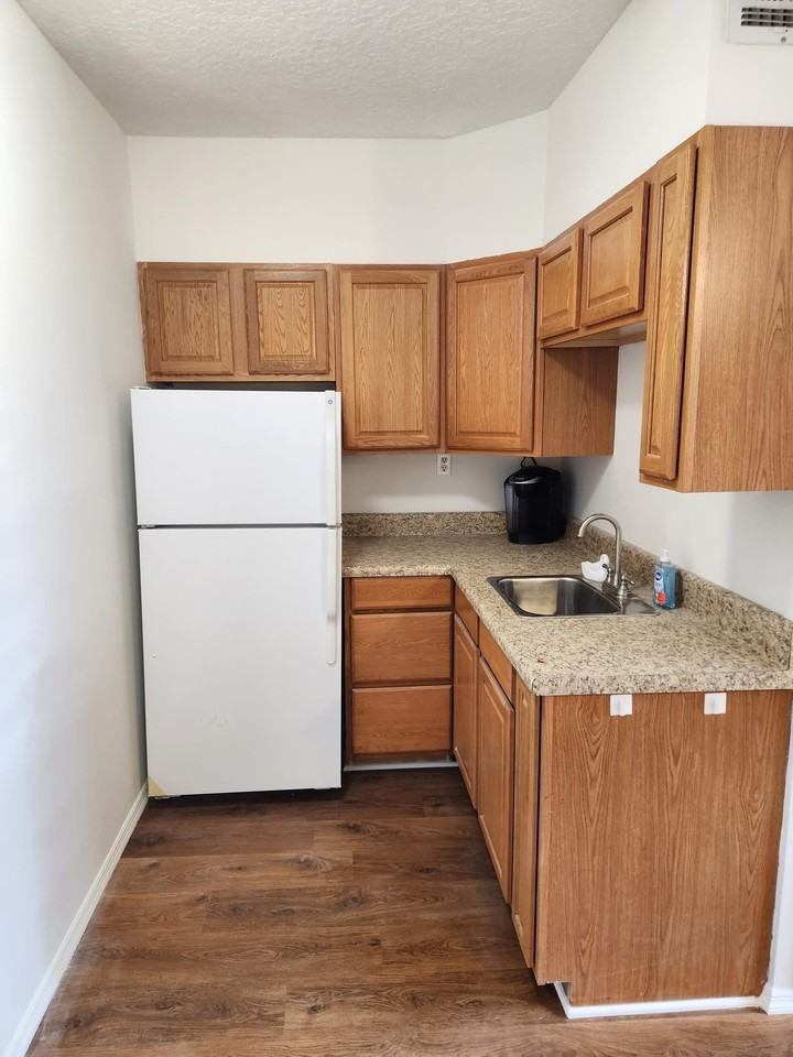 6094 Cardiff Ave - Photo 5 of 13