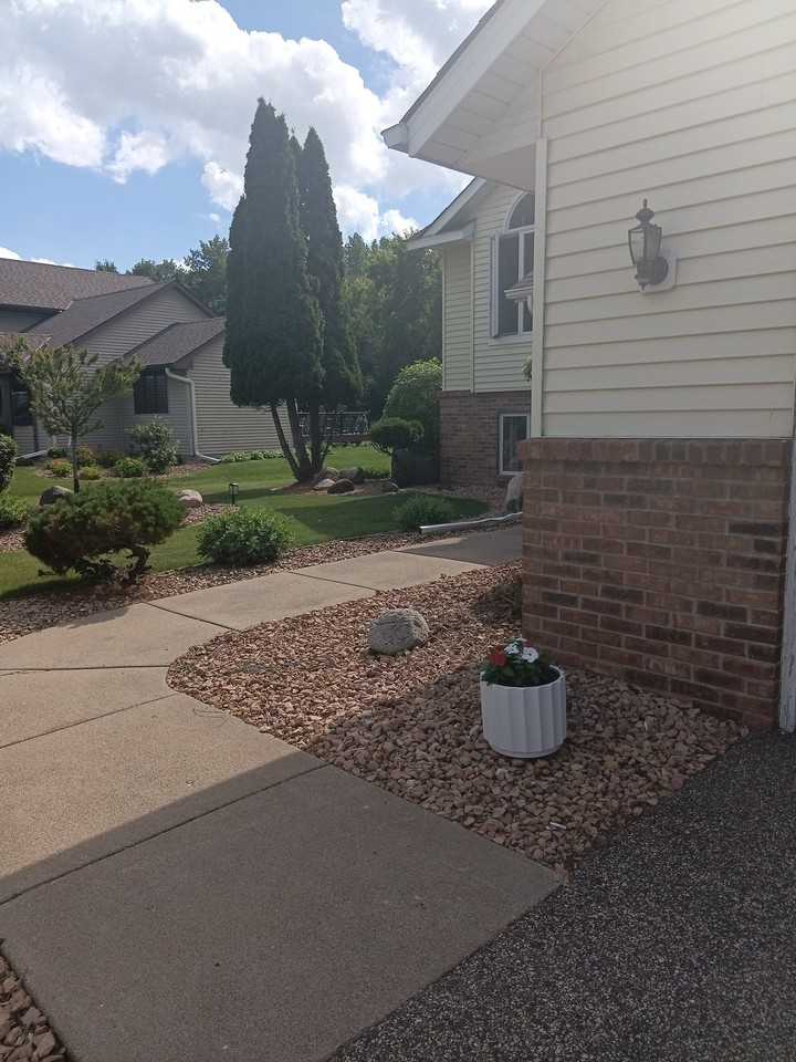 4806 Helmo Ave N - Photo 2 of 14