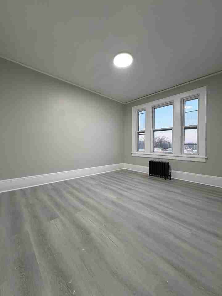 418 Watchung Ave #10 - Photo 3 of 9