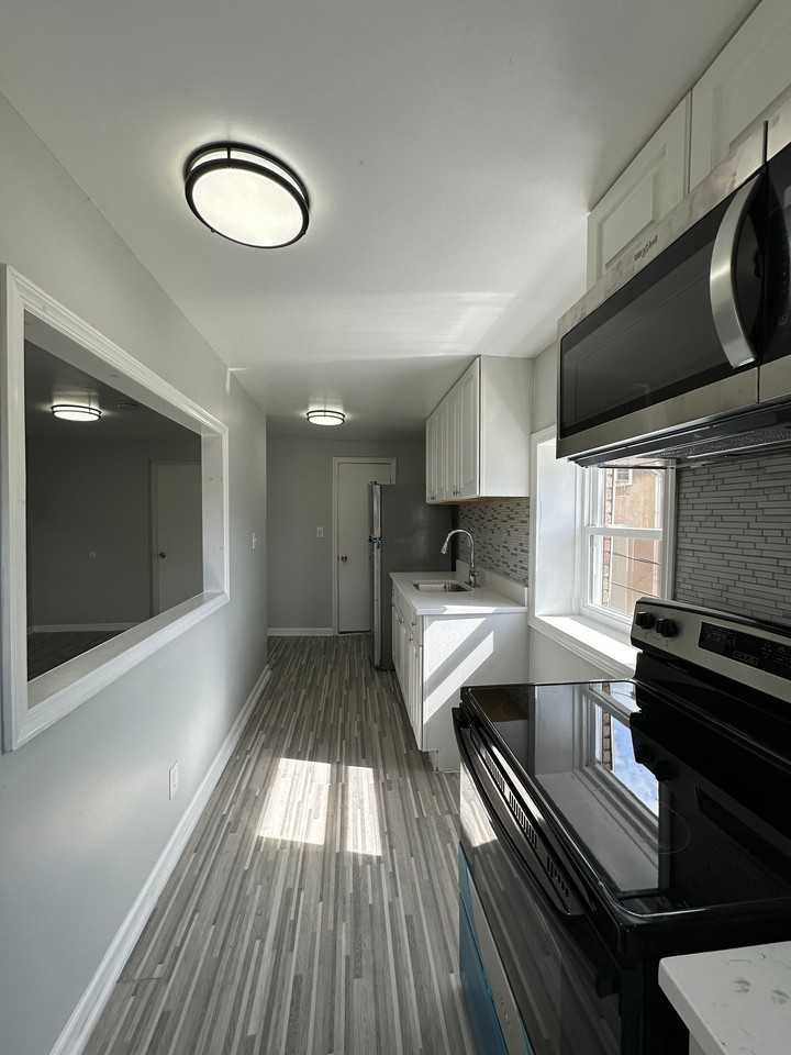 380 Somerset St #19 - Photo 2 of 7