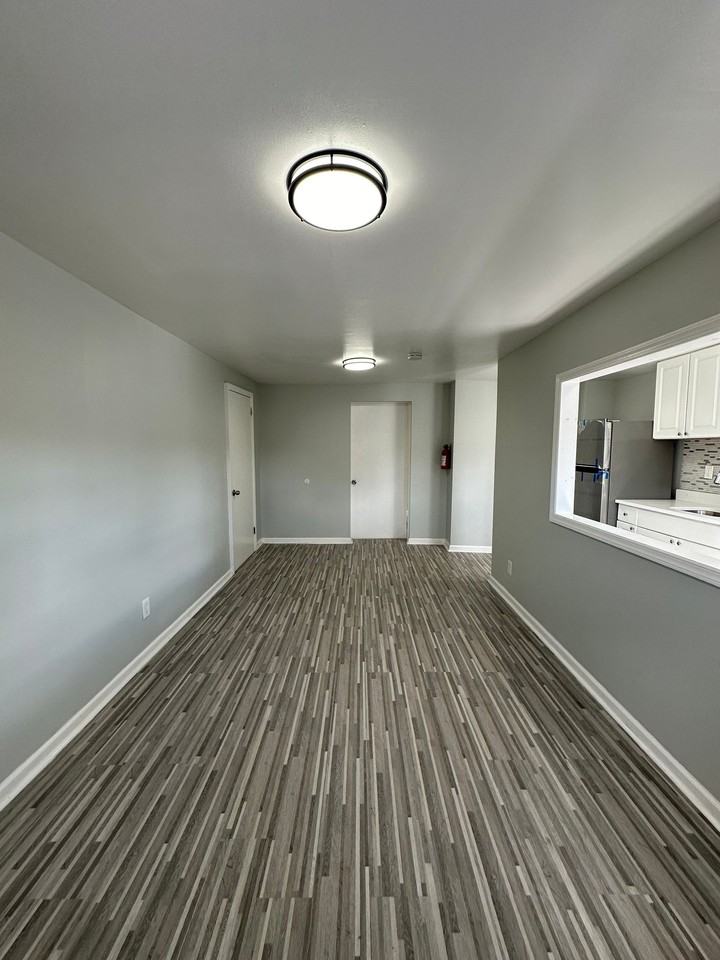 380 Somerset St #19 - Photo 4 of 7