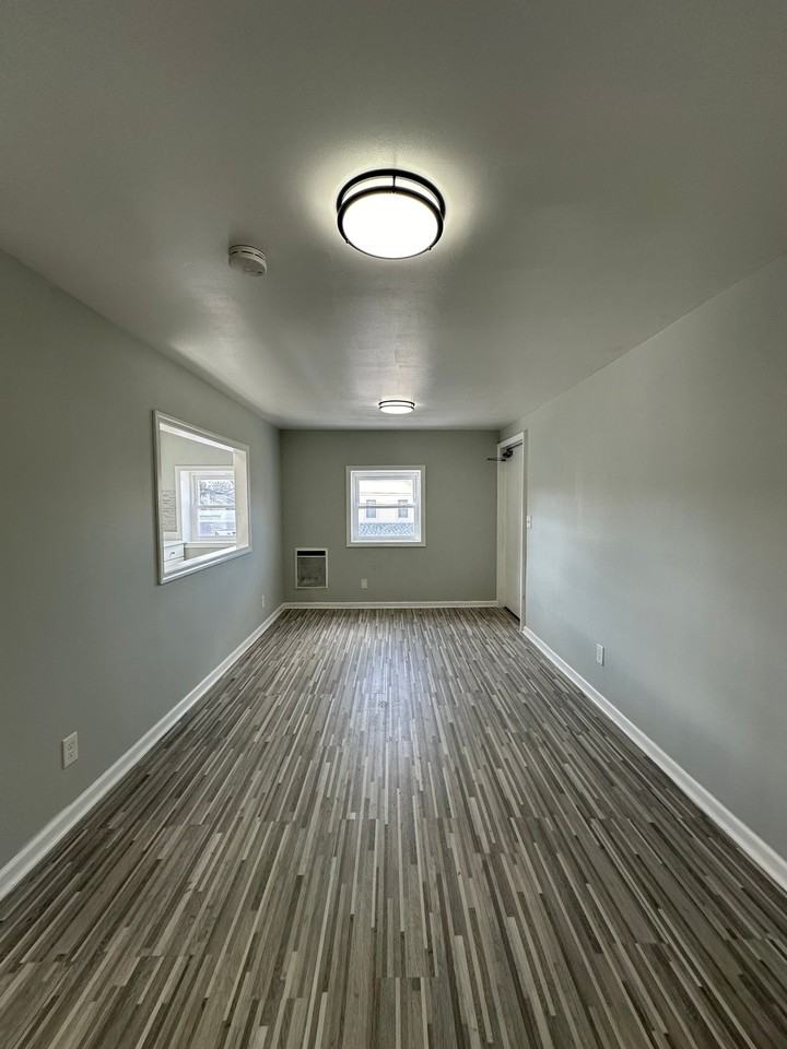 380 Somerset St #19 - Photo 5 of 7