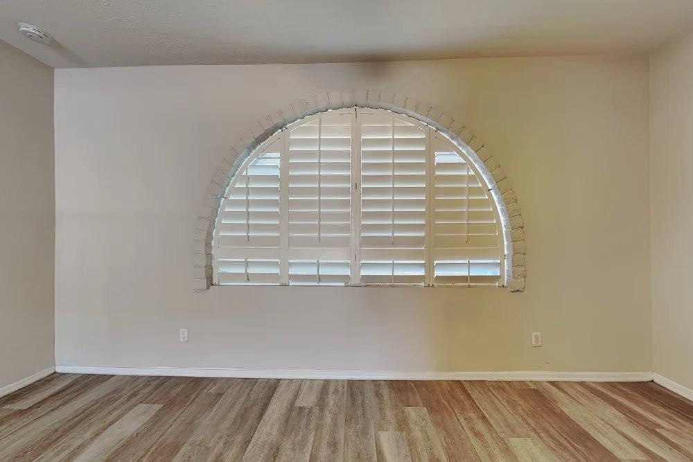 4841 W Vogel Ave - Photo 4 of 13