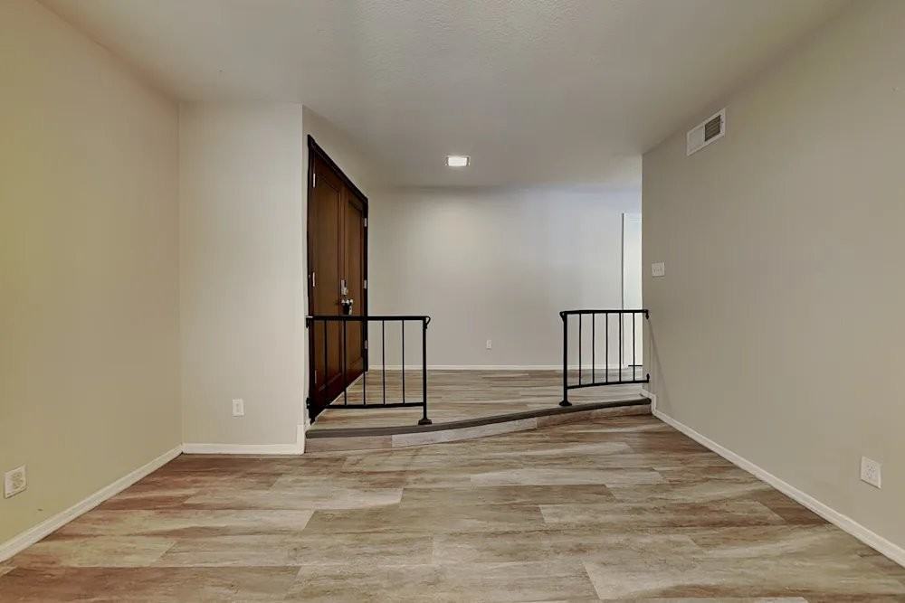 4841 W Vogel Ave - Photo 5 of 13